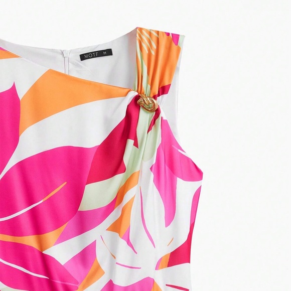 (M) MOTF FLORAL PLEATED ASYMMETRIC-NECK MIDI DRESS - Picture 7 of 8